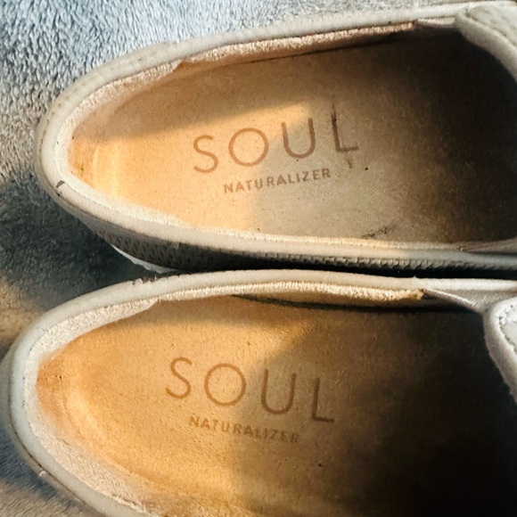 SOUL Naturalizer Tan Loafers Slip-Ons - Picture 4 of 4